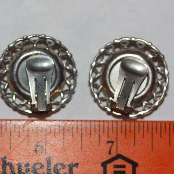 Vintage Clip On Earring Palm Tree Tropical Morpho Butterfly Wing - Picture 2 of 2